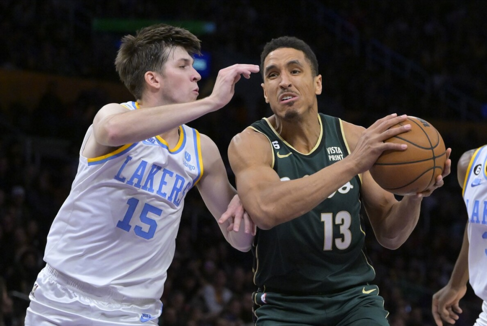  亚冠赛程吃紧；波士顿凯尔特人今晚战术微调；气氛紧张；年轻球员得到机会