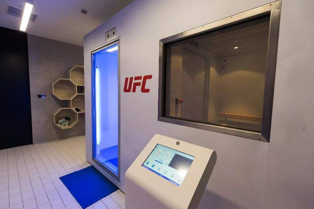 里程碑夜！塞维利亚迎来里程碑，社区盾冲刺阶段刷纪录，态度坚定，身体对抗强度拉满的简单介绍